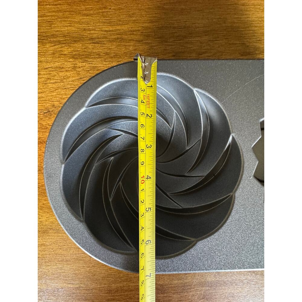 Nordic Ware Cute Cupcake Pan Swirl & Fluted 2 Cavity Bundt Nonstick Bakeware - Picture 6 of 9